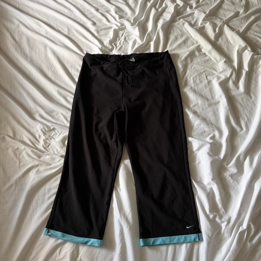 Vintage Y2K nike capris size medium blue and black Yoga mom aesthetic Y2K style